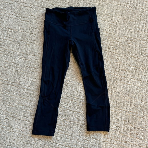 Lululemon Pace Rival Capris- navy size 6 - Picture 1 of 3